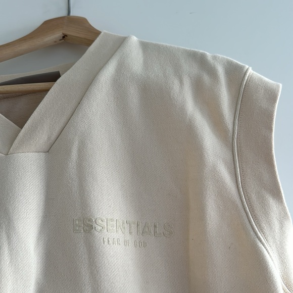 Essentials V Neck Sleeveless Sweater - Picture 2 of 2